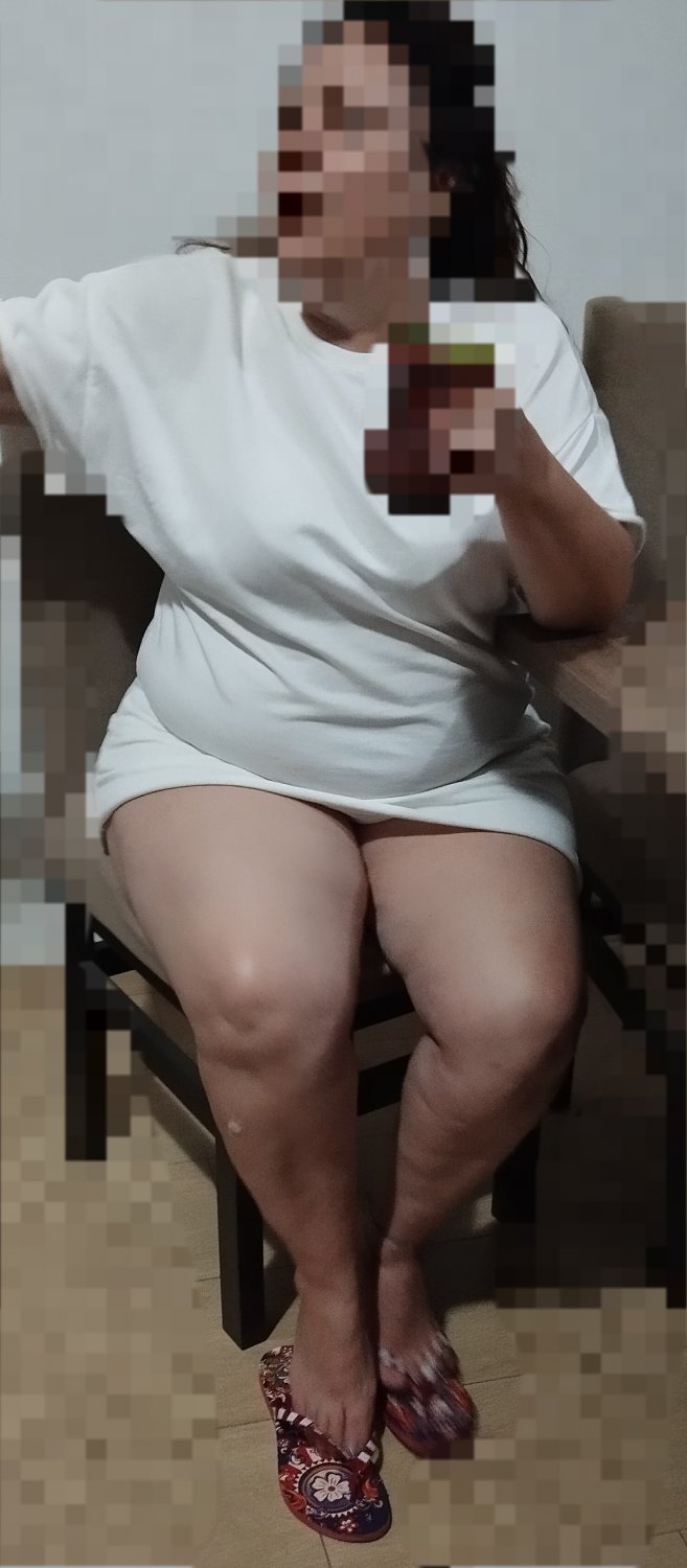 BBW BIA BUCETUDA DE VESTIDINHO CURTO E FIO DENTAL #pjO2c65S