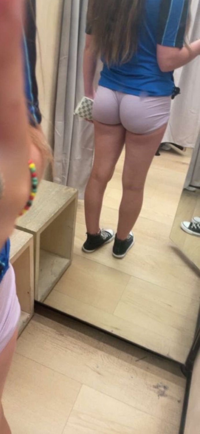 Random chicks #M72fFFsr