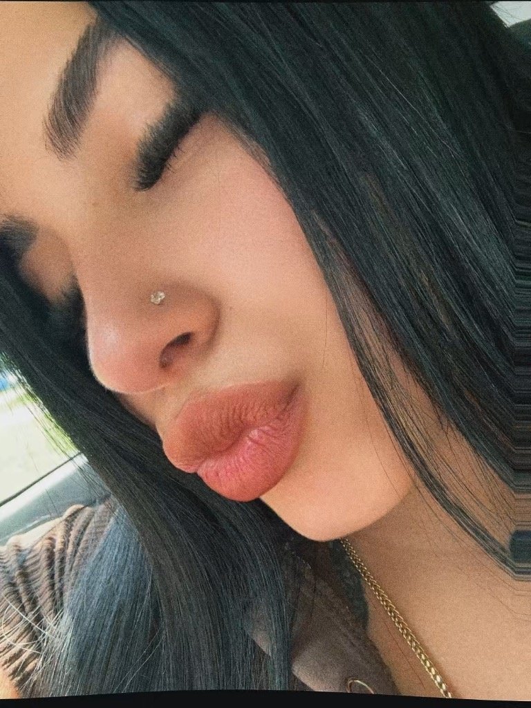 EMILIA 🇲🇽 #kFor0mkJ