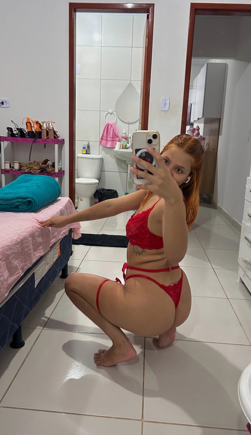 Que les parece esta linda mujersita que nalgas tan tentadoras #vO2JNcs3