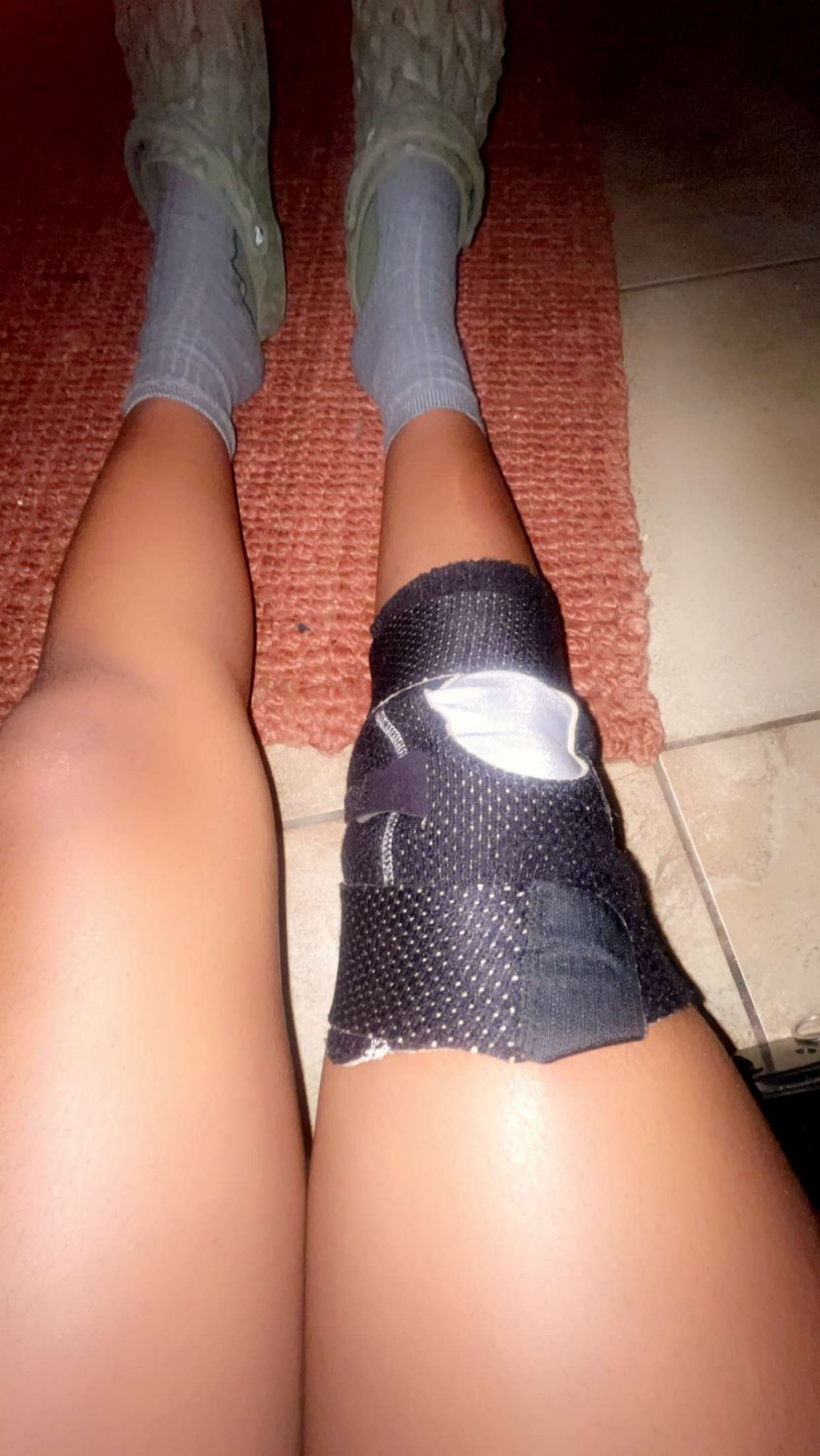 More of my real cousin legs #NA0nSk6Q